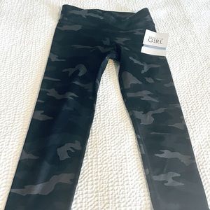 Athleta chit chat leggings. Black Camo